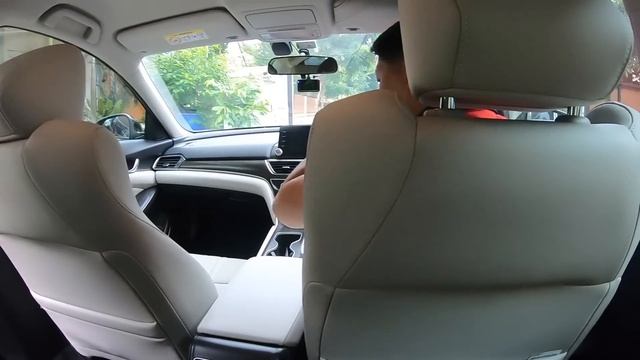 รีวิวเทียบ CAMRY 2.0G VS Accord 1.5 Turbo EL เลือกคันไหน?? รีวิวใช้งานจริง!! смотреть онлайн