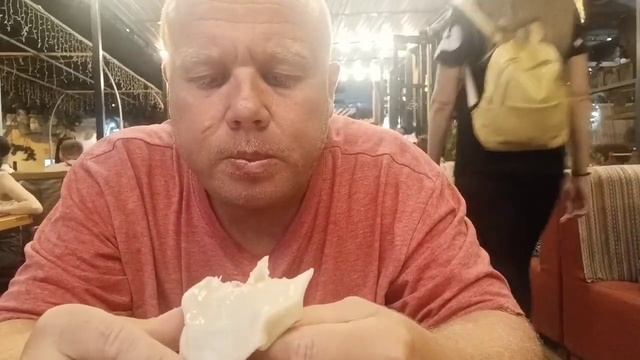 Крым. Алушта.Пробую хинкали в кафе "Старик Хинкалыч". смотреть онлайн