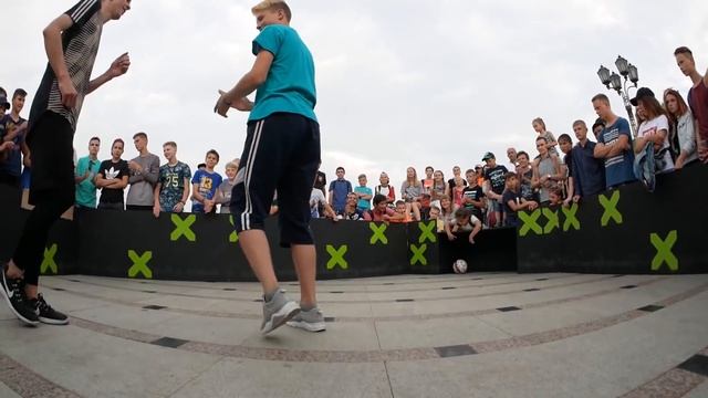 ШКОЛЬНИК ОБЫГРАЛ ФРИСТАЙЛЕРА! ФУТХАКЕР VS ТЮМЕНЬ | ПАННА БАТТЛ смотреть онлайн