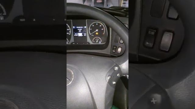 Como regular o freio do Mercedes-Benz 2536 смотреть онлайн