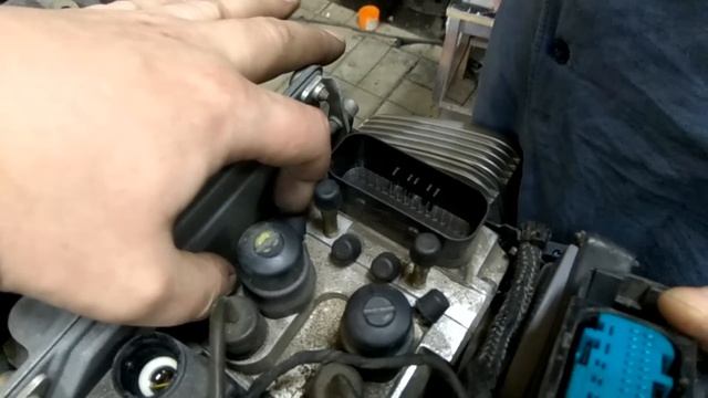 BMW R1150-R1200 Прокачка интегральной ABS смотреть онлайн