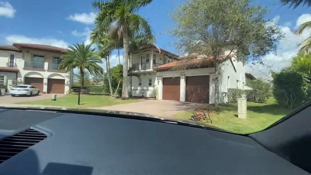 Зимняя прогулка по комьюнити флориды, в какой же цвет покрасить дом.... смотреть онлайн