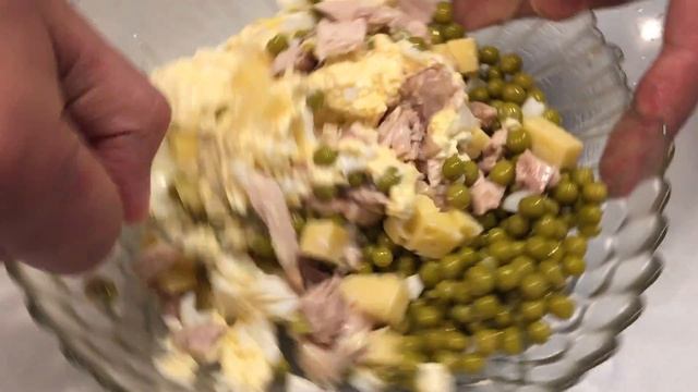 ОТЛИЧНЫЙ САЛАТ с ОТВАРНОЙ КУРИЦЕЙ на НОВЫЙ ГОД! смотреть онлайн