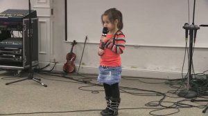 Моя мама лучшая на свете (Ты меня на рассвете разбудишь) Дети поют песню о маме