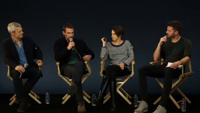 Divergent Cast Interview: Shailene Woodley & Theo James смотреть онлайн