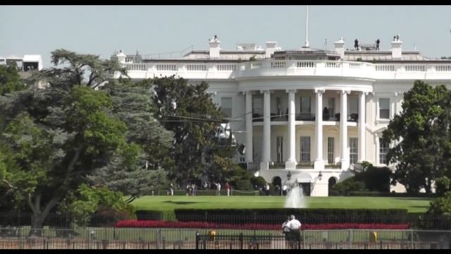 Obama's helicopter arrival and landing at the White House in Washington DC смотреть онлайн