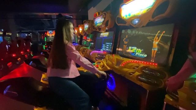 VLOG из Питера: куда сходить в Питере, кафе, прогулки, парк аттракционов смотреть онлайн