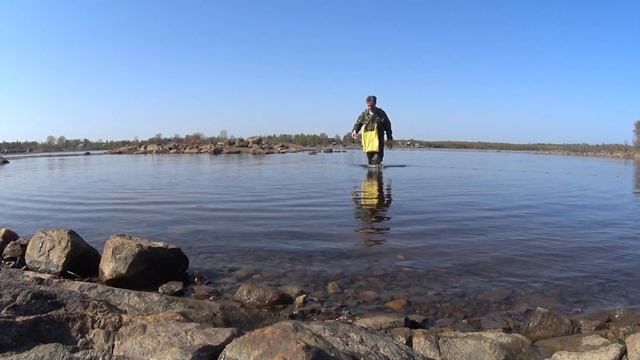 РЫБАЛКА В АРКТИКЕ НА КОЛЫ | Поставил сеть на рыбью тропу в Белом море смотреть онлайн