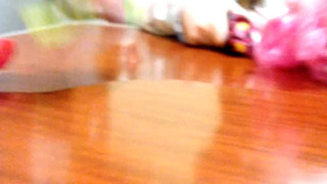 Превое видео,наклейки и куколки!!