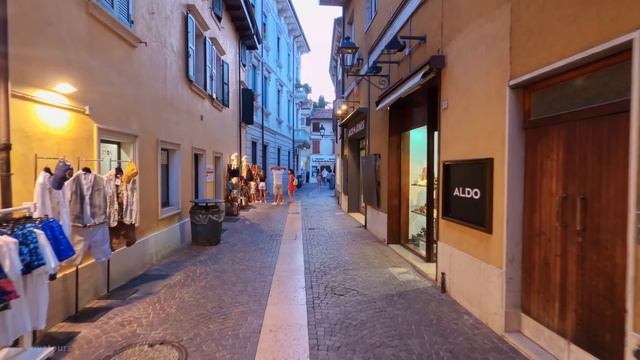 Peschiera del Garda, Italy - Sunset Walking Tour (4K Ultra HD) смотреть онлайн