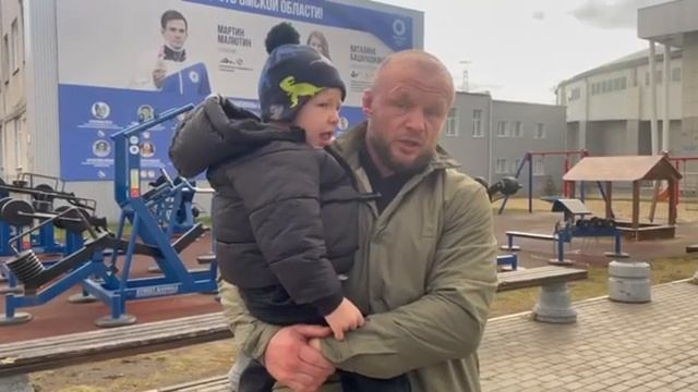 Александр Шлеменко приглашает омичей на открытие спортивной площадки от школы «ШТОРМ» смотреть онлайн