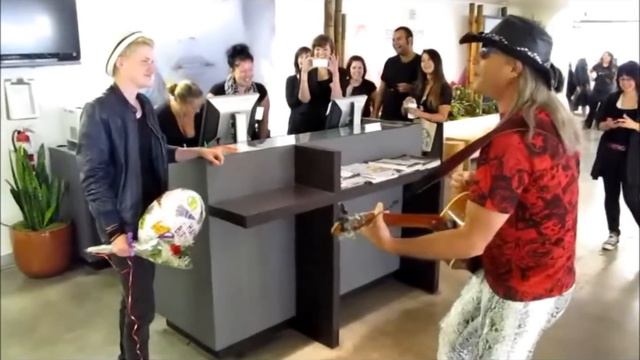 Liv Get's a Birthday Rockstar Singing Telegram at Eveda Portland Oregon смотреть онлайн