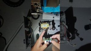 Фрезер Стронг работает на максимальных оборотах, обороты не регулируются.