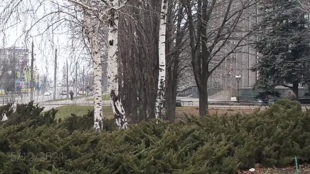 Кривой Рог. Прилегающая площадь возле горисполкома. смотреть онлайн