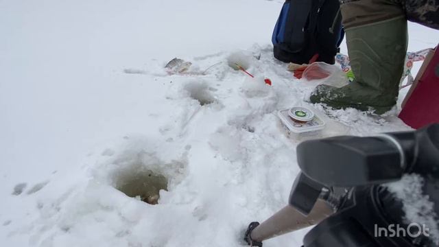 ОТЛИЧНЫЙ КЛЁВ, РЫБАЛКА НА МИКРОРЕЧКЕ ЗИМОЙ, КРАТКО смотреть онлайн