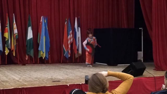 Танцевальный номер: китайский танец смотреть онлайн