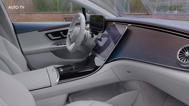 2023 Mercedes EQE 350+ AMG in Alpine Grey смотреть онлайн