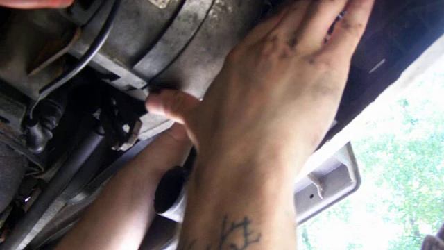 Audi 200 2.2T Quattro Alternator belt squeak fix смотреть онлайн