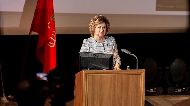 Наталья Чечина: "Для завершения реконструкции 434-й школы нужно еще 200 млн.рублей". смотреть онлайн