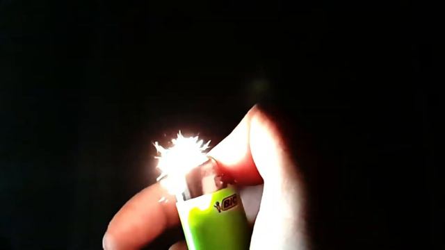 Сверх замедленное видео: огонь из зажигалки Super SLOW MOTION Video смотреть онлайн