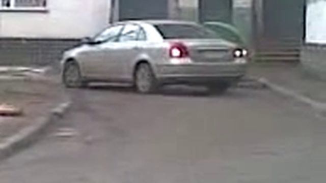 Дама за рулем и езда задом смотреть онлайн