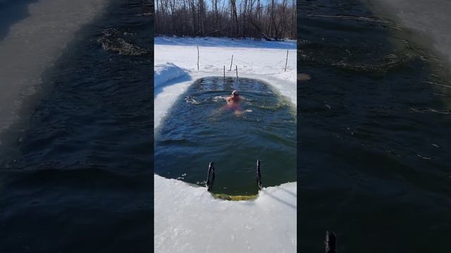 15 февраля 2024 г. Очередной заплыв в реке Чаган смотреть онлайн