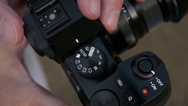 Fujifilm X-S10 :: Hands On First Look смотреть онлайн