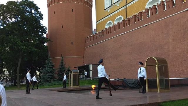 Александровский сад. Смена караула.