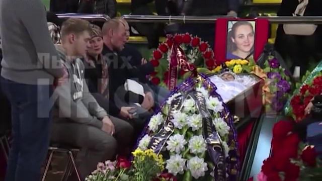 Прощание с погибшими под Ханты-Мансийском смотреть онлайн