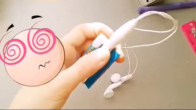 Держатель для наушников {???} смотреть онлайн