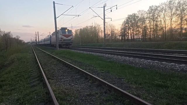 ЧС4т-602 по добавленному маршруту #250 Минск-Санкт-Петербугр отправляется со ст. Жодино смотреть онлайн