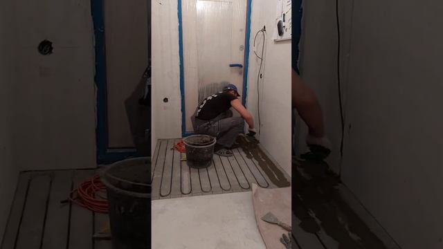 Монтаж тёплого пола в прихожей. Таллерова, 12 смотреть онлайн
