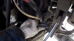 Будни водителя мусоровоза. Замена топливного фильтра. МАЗ 5551