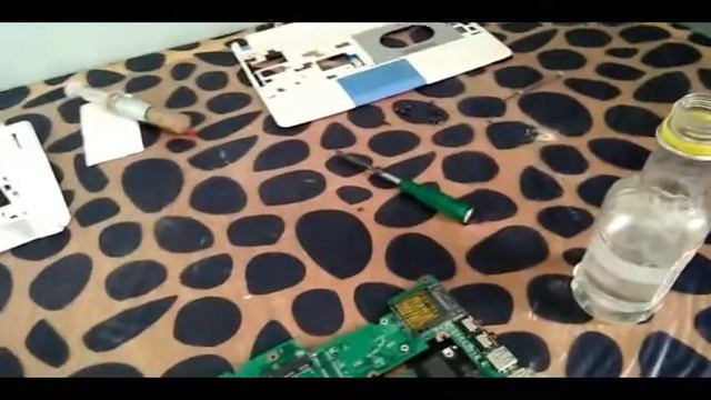 How To Disassemble Acer Aspire One Happy 2  A-z