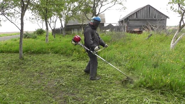 Работа Мотокосы, триммера Akita c двигателем Honda GX35 смотреть онлайн