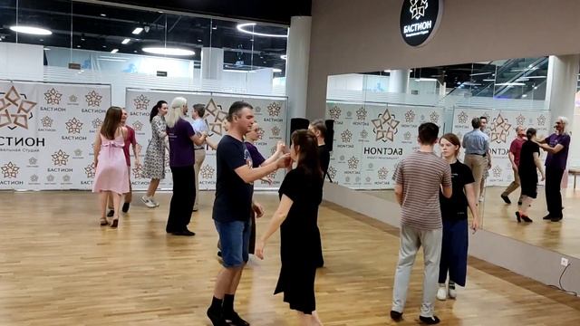 Кадриль "Звезда вальсирующих" (учебное видео с класса). Клуб Перекрёсток миров смотреть онлайн