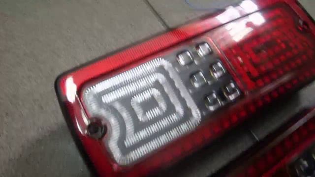 Стопы Mercedes G-class W463 диодные, красно дымчатые смотреть онлайн