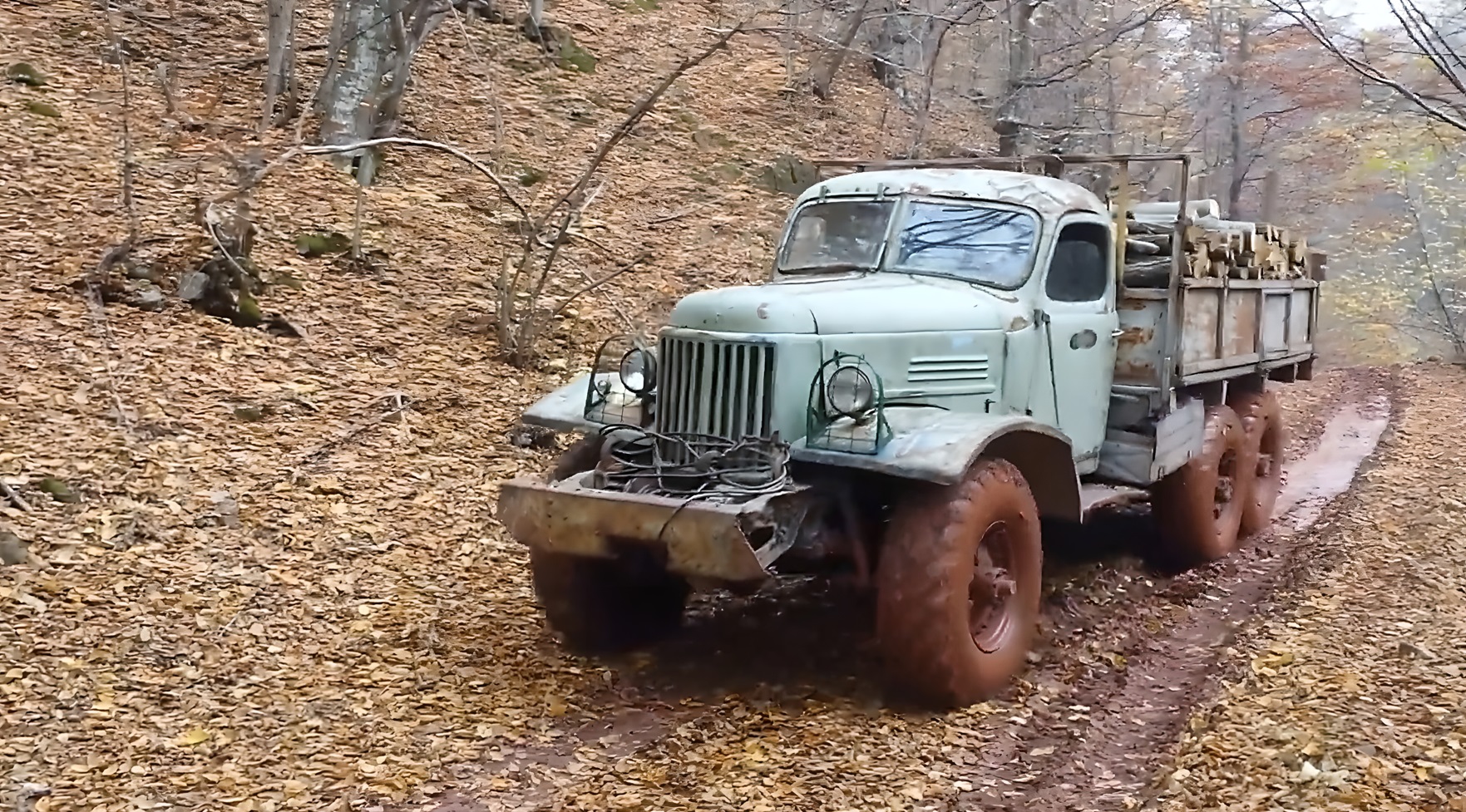 Отремонтировали ЗИЛ 157, который стоял 10 лет. Установили дизель, запустили двигатель и проехались. смотреть онлайн