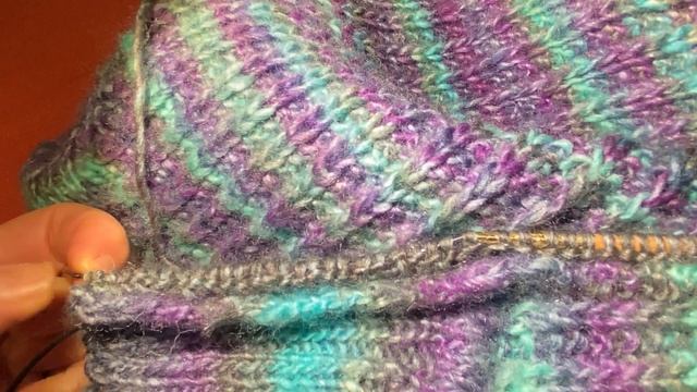 Мужской свитер, застёжка на три пуговицы, регланом сверху, размер 58-60,(ч.4). Привязываем планку.