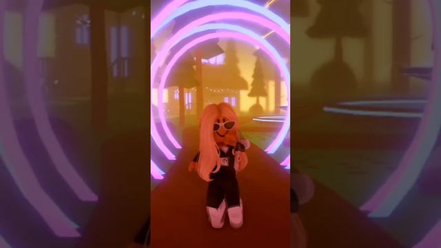 Пыталась сделать норм переход, а получилось это..😤 #missbunnyxx #bunnyxxplay #roblox #ttd3 смотреть онлайн