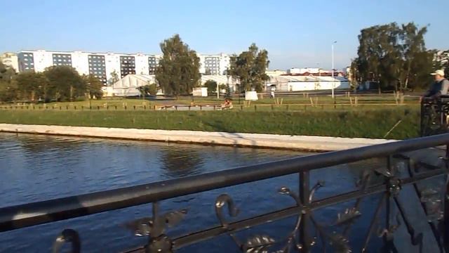 Калининград. Деревянный мост со стеклянным окном и видом на разводной механизм смотреть онлайн