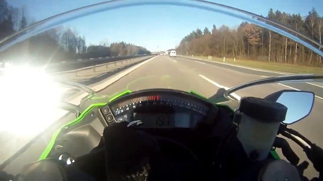 Kawasaki Ninja ZX-10R (2011) - TOPSPEED On Autobahn