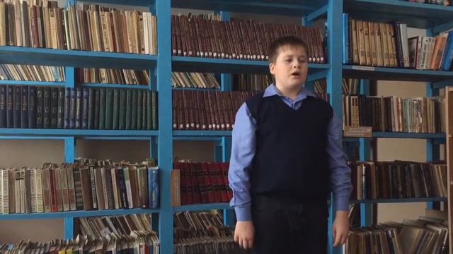 Страна читающая — Евгений Кравцов читает произведение «Свинья под дубом» И. А. Крылова смотреть онлайн