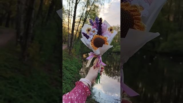 Связала крючком букет цветов как в Pinterest ? Как вам? ? Скоро выйдет МК☺️ #вязаниекрючком смотреть онлайн
