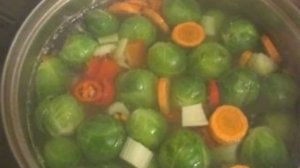 Маринованная брюссельская капуста. Очень вкусно и красиво.