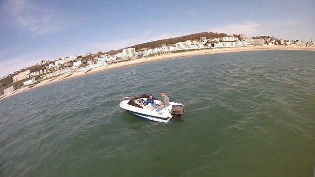 LH Pilotage du Drone DJI PHANTOM en Bateau avec GoProHD2. смотреть онлайн