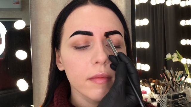 ОКРАШИВАНИЕ БРОВЕЙ ХНОЙ. Henna eyebrow tutorial смотреть онлайн
