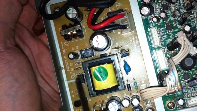 Разбор DVB-T2 тюнера Digiline DTT3160 смотреть онлайн