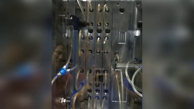www.gsdmfg.com | формы для крышек с несколькими прозрачными крышками горячеканальные Russian смотреть онлайн