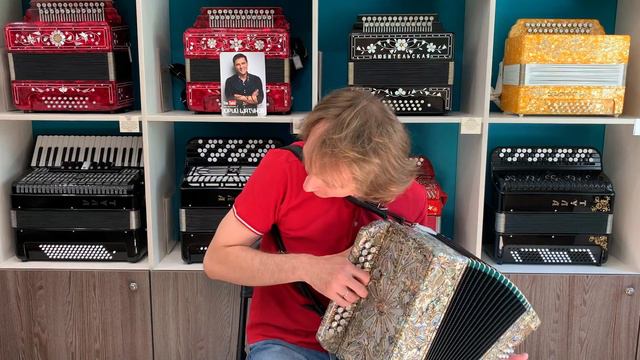 ХОЧЕШЬ ВЫДЕЛИТЬСЯ? Купи гармонь ХАМЕЛЕОН смотреть онлайн